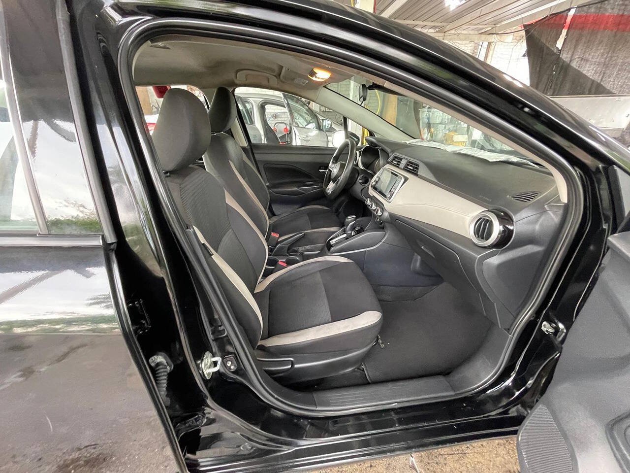 Used 2021 Nissan Versa SV FWD image 15