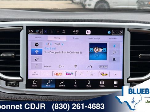 New 2026 Chrysler Pacifica Pinnacle w/ Trailer Tow Group FWD image 15