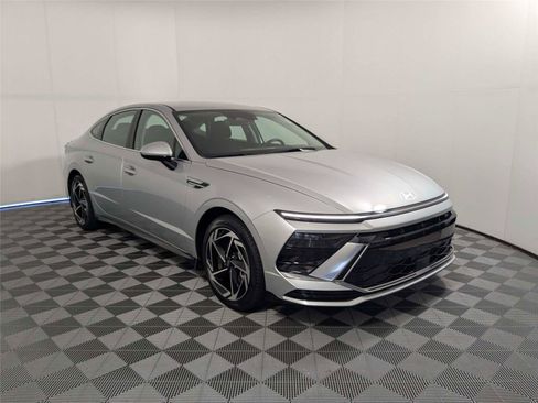 Used 2026 Hyundai Sonata SEL FWD image 3