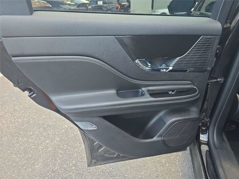Certified 2022 Lincoln Corsair FWD w/ Premium Package image 13