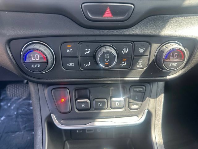 Used 2018 GMC Terrain SLE w/ Driver Convenience Package FWD image 13