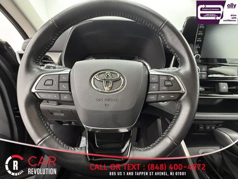 Used 2021 Toyota Highlander LE image 20