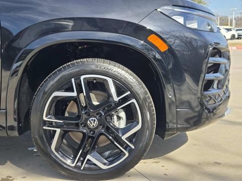 New 2026 Volkswagen Tiguan SEL R-Line image 8