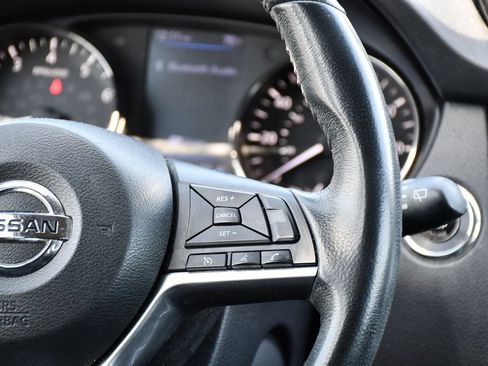 Used 2018 Nissan Rogue SV FWD image 24