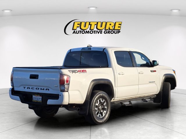 Certified 2023 Toyota Tacoma TRD Off-Road w/ TRD Premium Off Road Package AWD/4WD image 5