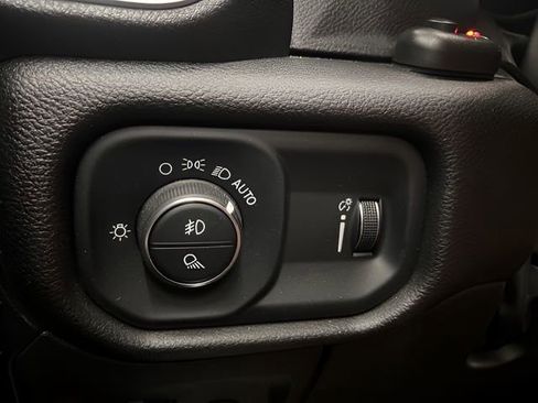 Used 2022 RAM 1500 Big Horn AWD/4WD image 17