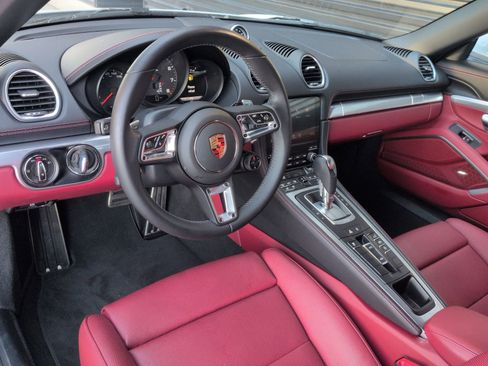 Certified 2025 Porsche 718 Boxster image 4