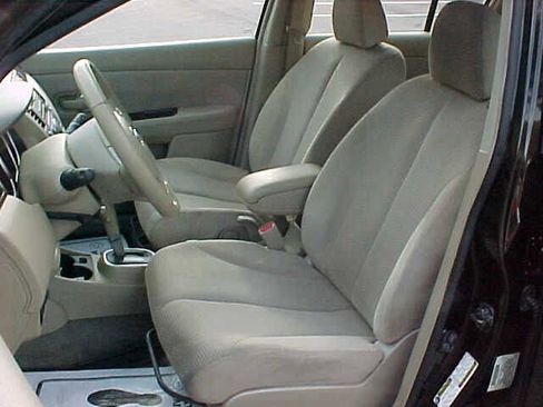 Used 2011 Nissan Versa SL w/ Premium Pkg image 14