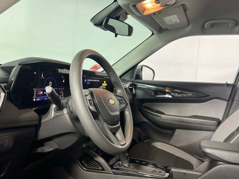 Used 2025 Chevrolet TrailBlazer LT image 23