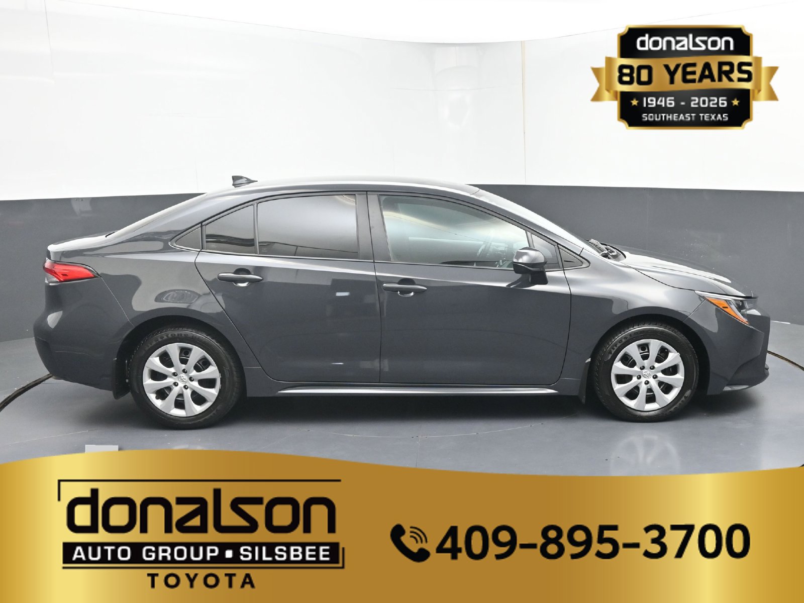 Used 2025 Toyota Corolla LE FWD image 2
