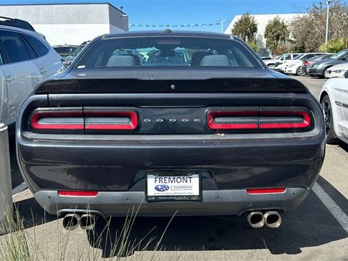 Used 2019 Dodge Challenger R/T w/ Driver Convenience Group image 4