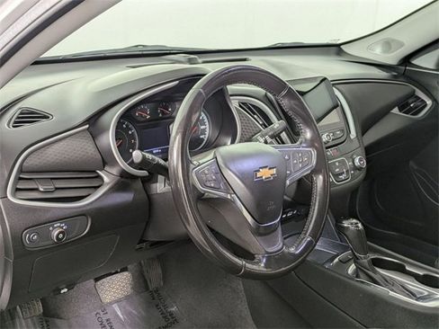 Used 2020 Chevrolet Malibu RS image 9