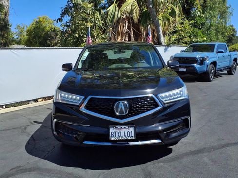 Used 2017 Acura MDX w/ Technology Package FWD image 2