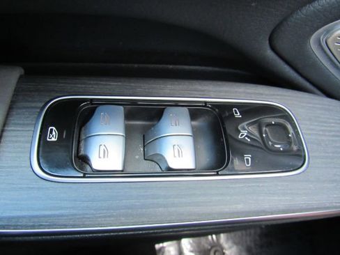 Used 2023 Mercedes-Benz EQS 580 4MATIC image 39