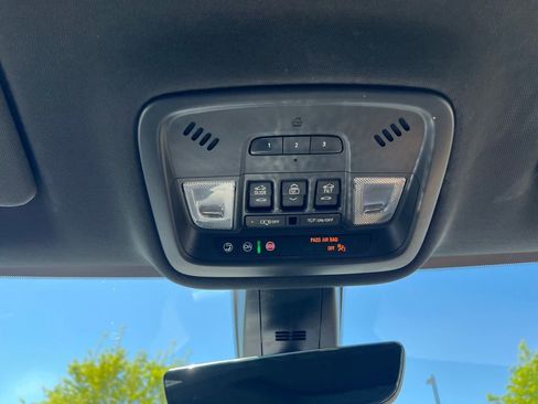 Used 2023 Chevrolet Traverse Premier w/ LPO, Floor Liner Package AWD/4WD image 44