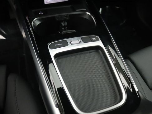 New 2026 Mercedes-Benz GLB 250 image 7