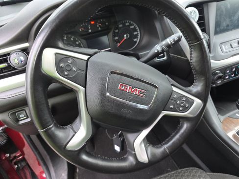 Used 2017 GMC Acadia SLE image 11