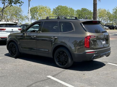 Used 2021 Kia Telluride EX w/ EX Premium Package AWD/4WD image 3