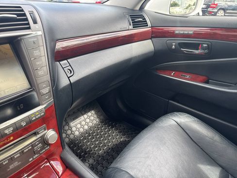 Used 2011 Lexus LS 460 w/ Luxury Value Edition RWD image 18