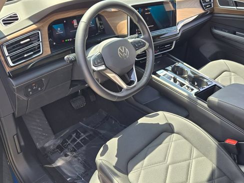 Certified 2026 Volkswagen Atlas SE w/ Panoramic Sunroof Package FWD image 11