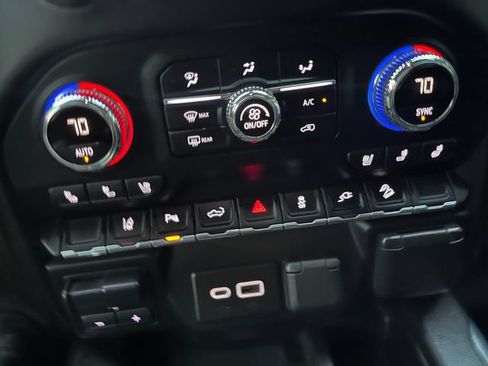Used 2020 GMC Sierra 2500 AT4 w/ AT4 Premium Package AWD/4WD image 1