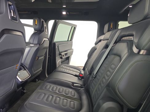 Used 2024 Rivian R1S Adventure AWD/4WD image 21