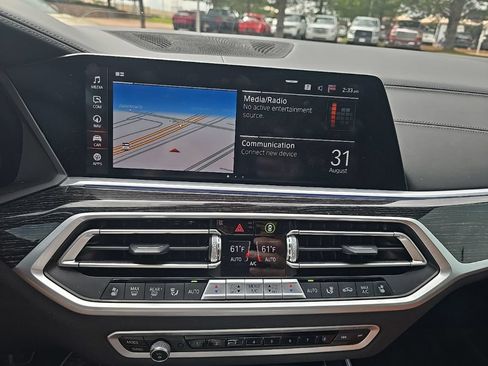 Used 2021 BMW X7 M50i w/ Executive Package AWD/4WD image 15