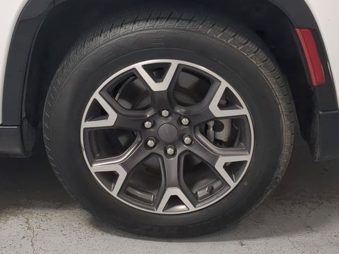 Used 2023 Jeep Wagoneer Series III w/ Preferred Equipment Group image 24