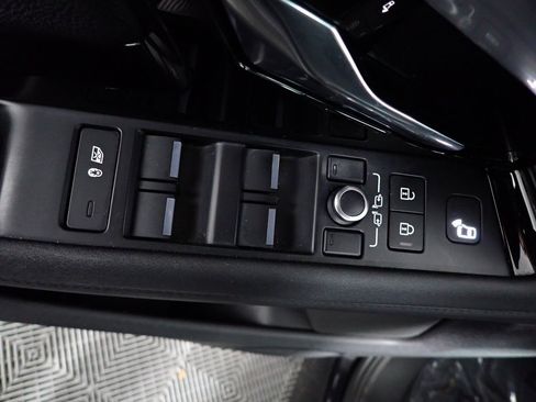 Used 2022 Land Rover Range Rover Evoque SE image 22