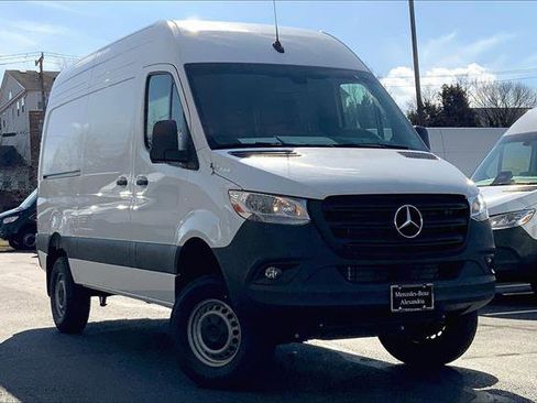 Used 2024 Mercedes-Benz Sprinter 2500 image 46