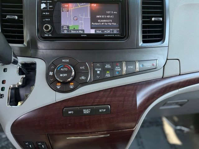 Used 2012 Toyota Sienna XLE FWD image 34