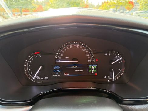 Used 2018 Cadillac XT5 Premium Luxury image 16