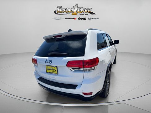 Used 2018 Jeep Grand Cherokee Laredo RWD image 8