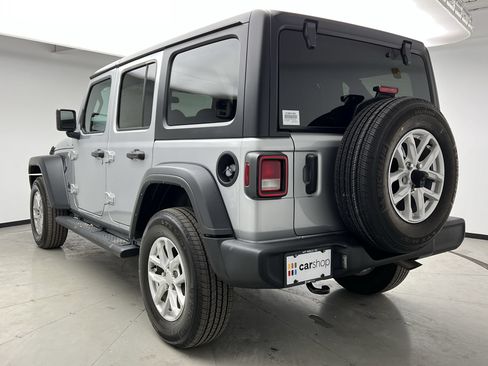 Used 2023 Jeep Wrangler Unlimited Sport AWD/4WD image 3