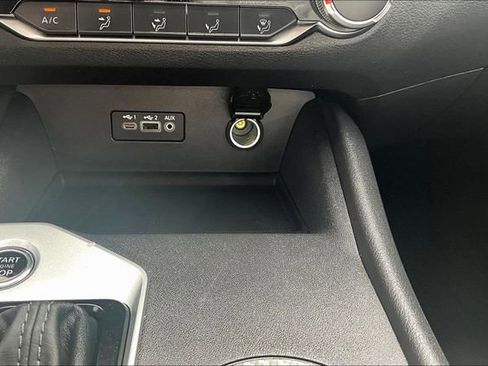 Used 2025 Nissan Altima 2.5 SV FWD image 15