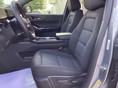 Used 2025 Chevrolet Equinox LT AWD/4WD image 14