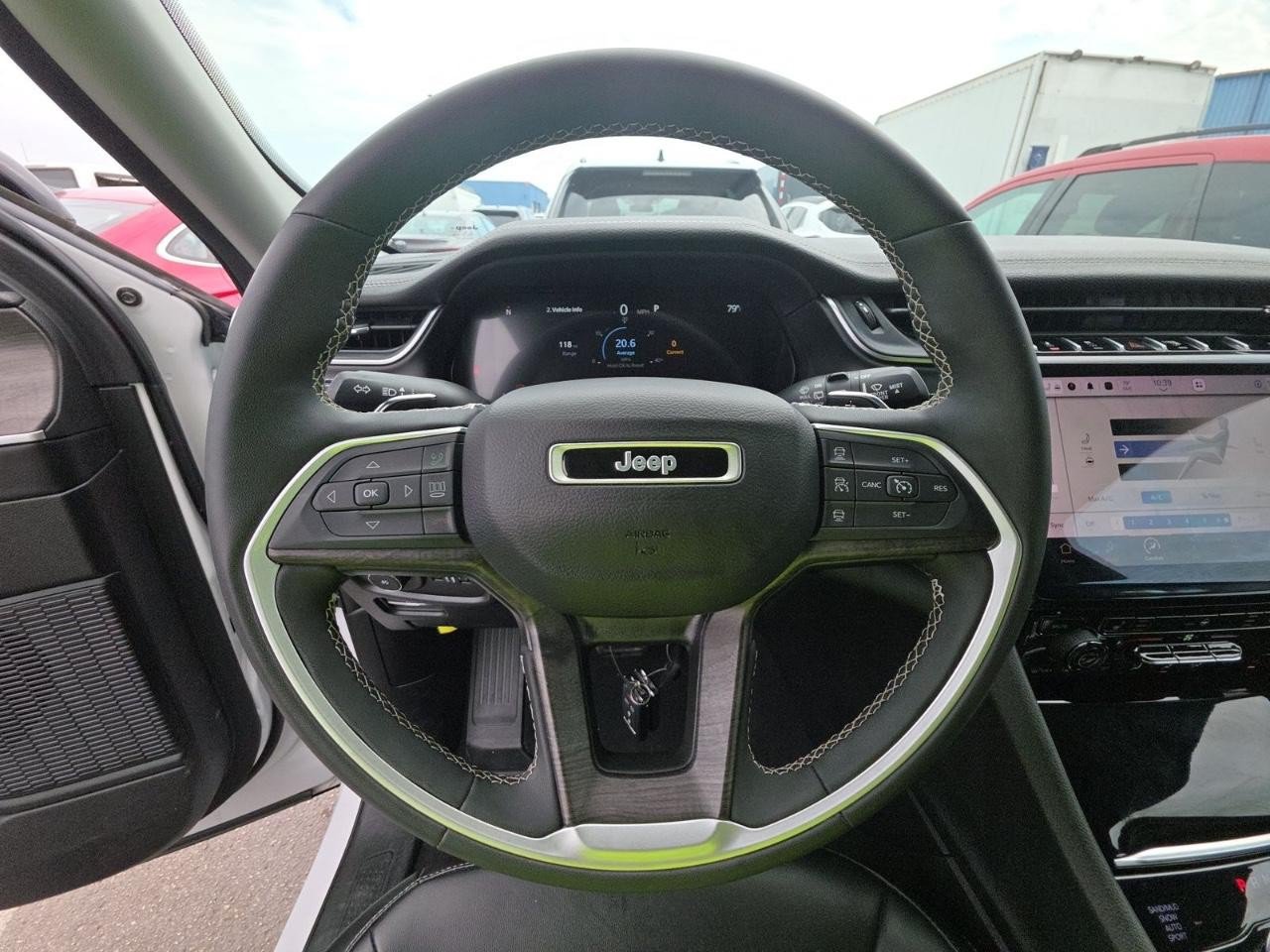 Used 2023 Jeep Grand Cherokee Limited w/ Black Appearance Package AWD/4WD image 14