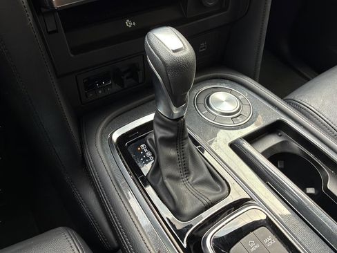 Used 2024 Nissan Armada SL w/ Midnight Edition Package image 24