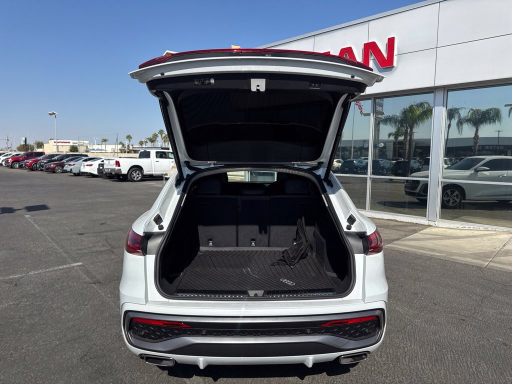 Used 2025 Audi Q5 Premium Plus w/ Premium Plus AWD/4WD image 14