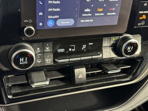 Used 2023 Toyota Highlander LE image 25