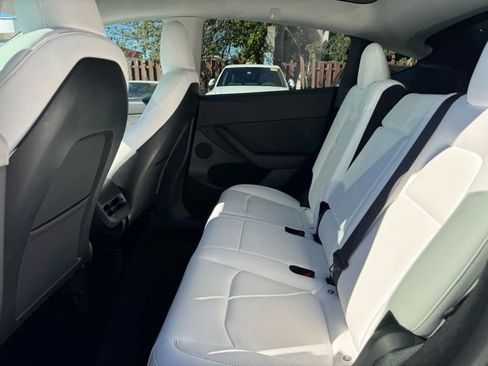 Used 2023 Tesla Model Y Long Range image 17