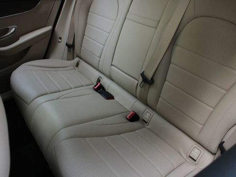 Used 2018 Mercedes-Benz GLC 300 4MATIC image 19