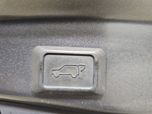 Used 2020 Toyota RAV4 Limited image 20