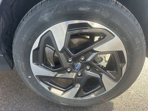 Certified 2025 Subaru Crosstrek 2.5i Limited image 33