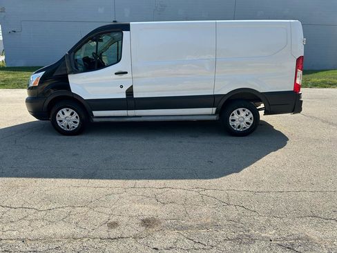Used 2016 Ford Transit 250 130 Low Roof w/ Exterior Upgrade Package RWD image 4