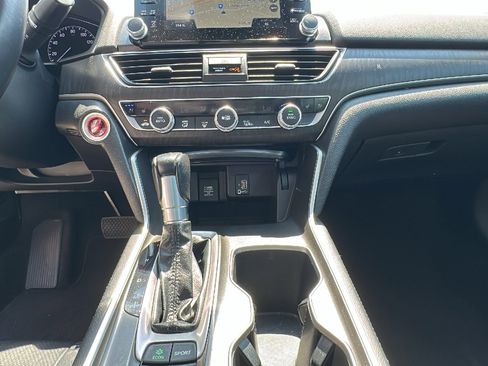 Used 2018 Honda Accord Touring image 22