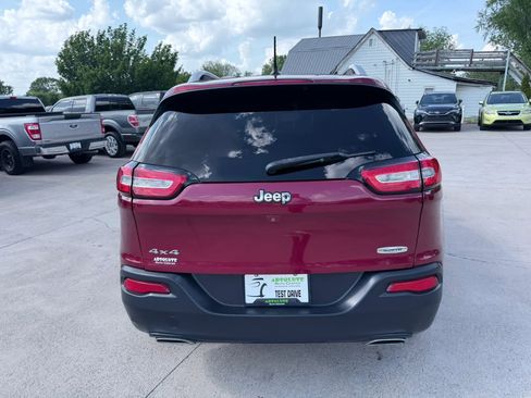 Used 2015 Jeep Cherokee Latitude w/ Cold Weather Group AWD/4WD image 51