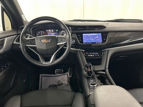 Used 2024 Cadillac XT6 Sport w/ LPO, ONYX Package image 28
