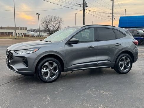 Used 2024 Ford Escape ST-Line image 2