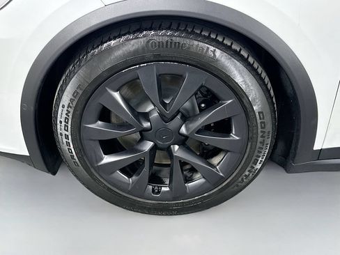 Used 2022 Tesla Model X AWD/4WD image 32